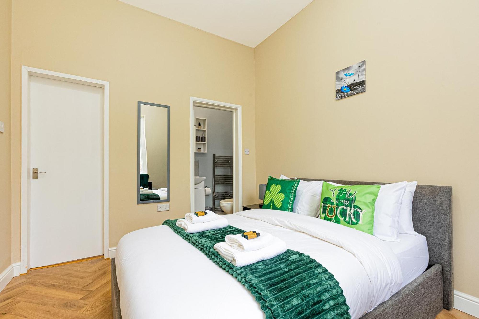 Charming One Bedroom In Camden Londra
